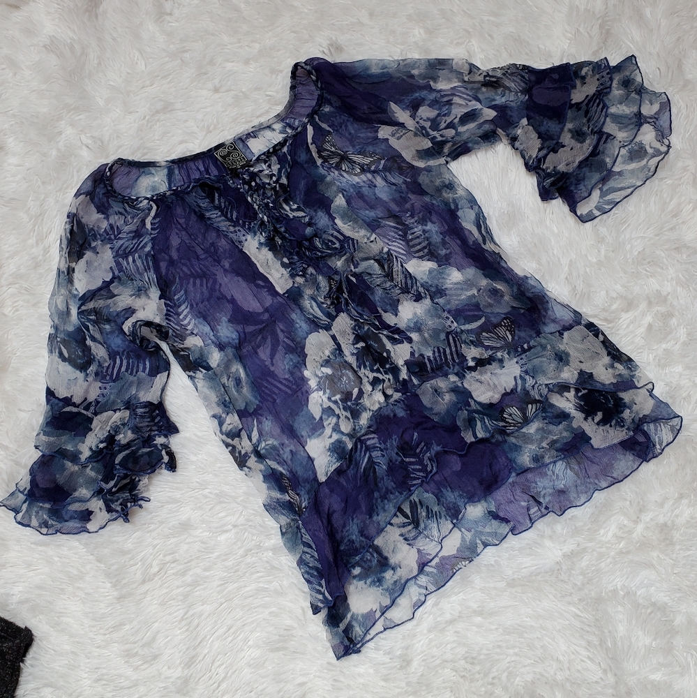 BOHO 🦋 BUTTERFLY & FLORAL 🌼 PATTERN BLUE & WHITE SHEER 3/4 RUFFLE SLEEVE TOP!